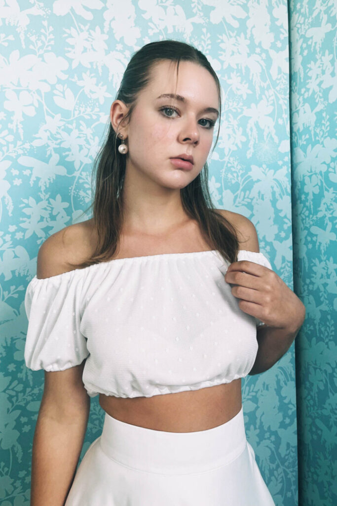 T-1098-720x1080
